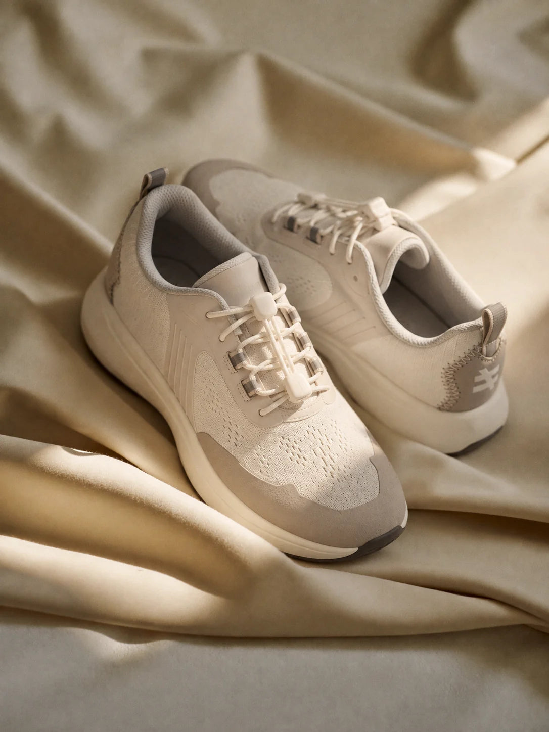 BR-001 Sand Beige 패브릭 위 한 켤레