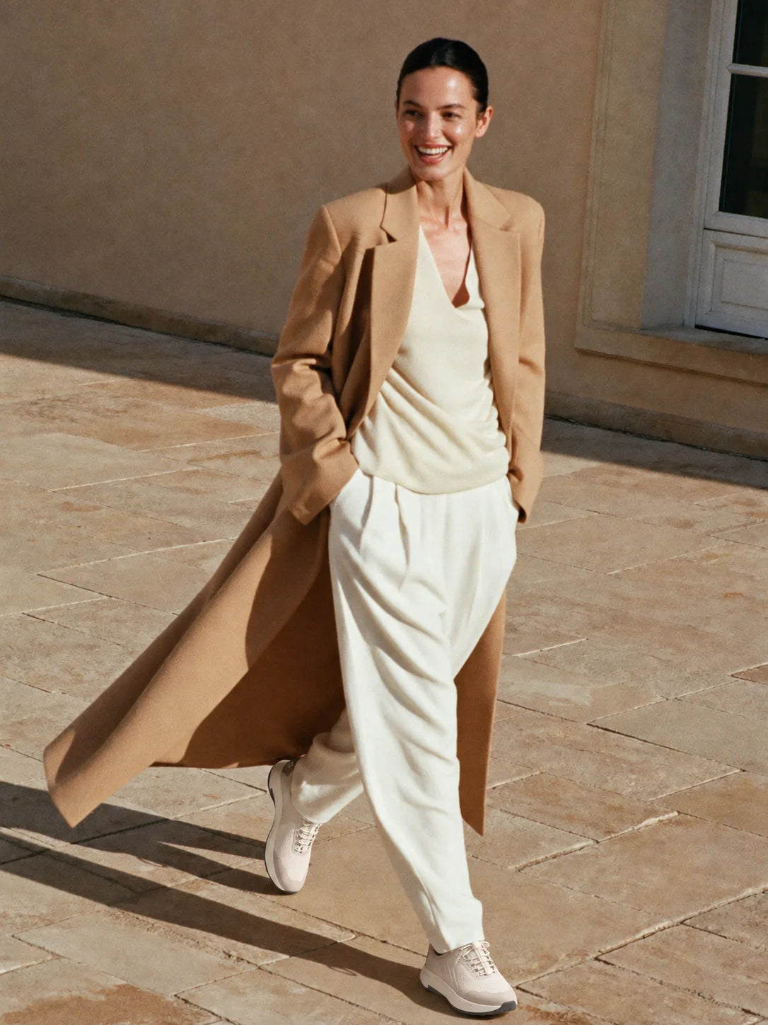 Travel look with BR-001, camel coat and cream trousers